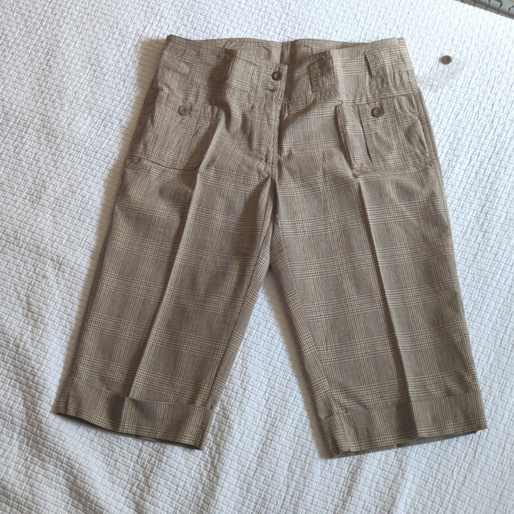 Plaid Capris Never Worn Sz 6 Casual or Dresswear